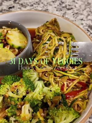 How are yall feeling? It’s our first weekend, don’t slip up lol! Stay focused!!! 💪🏾  This meal was sooo good! #fyp #minivlog #foryoupage #newyear #lifestylevlog #healthyrecipes #vegetarian #motivationforwomen #veggiedetox #healthydinnerideas #zoodles #zucchinirecipes #asiansalad #bodygoalz #detoxingmybody #dryjanuary #diet 