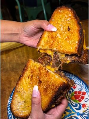 The real ones know how delicious this birria grilled cheese is. 🤤 Run and grab yours soon!  📍Tacotlan  4312 w. Fullerton  Tacotlan.com . . . #birria #grilledcheese #tacotlan #chicago #birriagrilledcheese #newyear #2024 