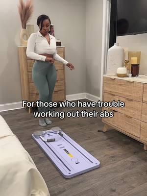 Trying to go into 2025 with a cardboard stomach but i needed a little assistance . This thing is easier because it glides but its still no joke 😂 #abmachine #abboard #pilatesworkout #abworkout #abworkouts #newyearnewme 