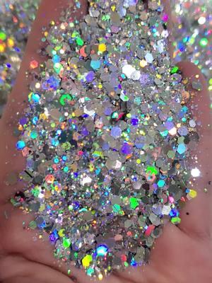 www.simplyglittericious.com #glitter #glitters #holographicglitter #glitterqueen #glittery 