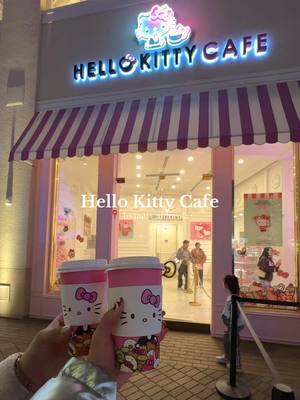 Niñas tienen que conocer esta cafetería si están en California 🐱🎀🇺🇸✨ #hellokittycafe #irvinecalifornia #lugaresrosas #cafeteriasbonitas 