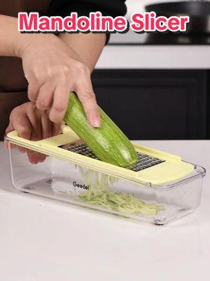 The Mandoline Slicer can make shredding easier #geedel #kitchengadgets #mandolineslicer #shredding #zucchini #cucumber #potato 