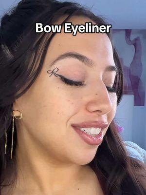 Bow Eyeliner Tutorial🎀 #makeupinspo #makeupinfluencer #beautyinfluencer #nycinfluencer #eyelinertutorial #makeuptutorial #makeup #girls 