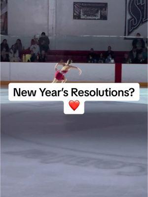 Any ice skating related new year’s resolutions?☺️ mine would probably be to be more consistent in practicing my flexibility! #IceSkating #figureskating #iceskater #iceskaters #yasmineyamada 