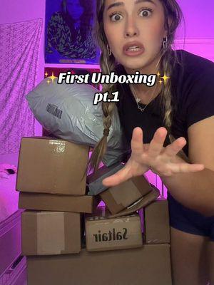 This was such a good unboxing stay tuned for part.2 ALSO THANKYOU SO MUCH to every single brand I love youuuu💕✨🩷 @Truly Beauty #trulybeauty #purfume #chunkyscarf #TikTokShop #trending 