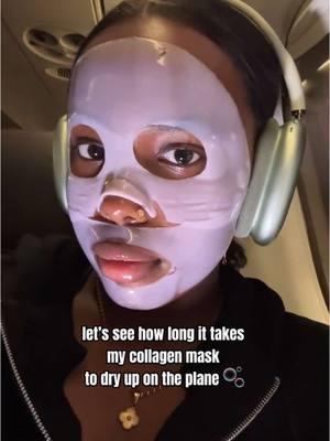 this mask drys up so quickly on the plane ☁️🫧 #collagenmask #pdrnpinkcollagenmask #planeskincare #facemask #overnightmask #glowyskin #collagenmaskresults @Medicube Global 