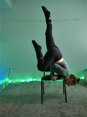 Been playing with balance and finding new shapes with my chair lately  #chairdance #acrochair #chairtricks 