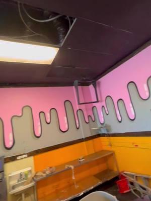 Drip mural for Kpopchickenjax  #kbmer #painting #roller #art #wallart #drip #spraypaint #lines #pink #graffiti 