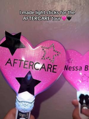 @Ness AFTERCARE ⭐️🩷🖤 Light sticks #fy #nessabarrett #aftercare #album #nessabarrettmusic #aftercaretour #nessabarrett 