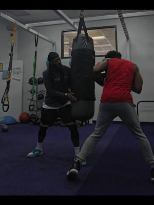 #boxing ##fypboxing ##heavybag #punchingpower #fyp #athlete #gym 