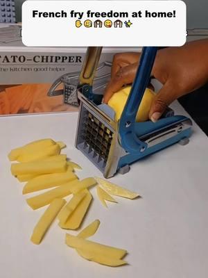 It’s so convenient.#fyp #fypシ #fypシ゚viral #kitchen #potatoslicer #frenchfries#tiktok #TikTokShop #fouryou #fouryoupage #viral #fyp#KitchenHacks #FrenchFriesLover #CookingMadeEasy #TimeSaverTool #FryCutter #frenchfrycutterpotatoslicer 