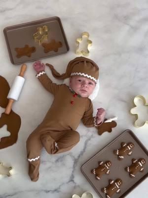 Yup, he’s a cookie! Newborn starting off the new year with a  Gingerbread Man photo shoot. Wait until you see his other sets! #newbornphotos #newborn #session #losangeles #photographer #thepod #thepodphoto #thepodphotography 