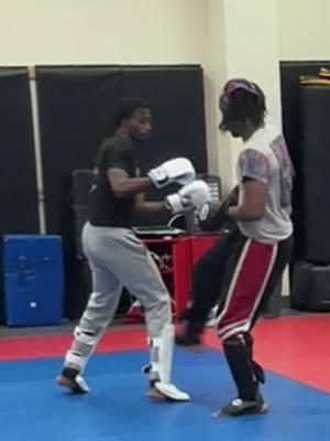 6’9 dudes shouldn’t be allowed to be able to kick like that  First sparring sesh of 2025 tho💪🏾💪🏾🙏🏾 #tkd #taekwondo #muaythai #kickboxing #sparring #flowstate #boxingsparring #boxing #martialarts 