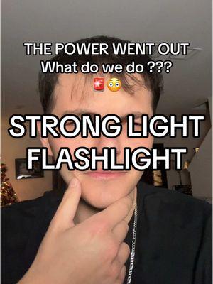 so clutch. 🫱🏼‍🫲🏽 #flash #light #flashlight #lights #flashlights #strong #stronglight #stronglights #stronglightflashlight #jijus #foryou #TikTokShop #tiktokshopfinds #tiktokshopmademebuyit #tiktokshopholidaydeals #fypシ 