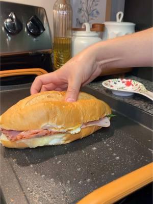 Lonche super facil de hoy👩🏻‍🍳🍴👷🏻‍♂️♥️#lunchideas #tortas #tiktokviralvideo #viraltiktok #cocinandoconamor #lunchideasforwork #guatemala🇬🇹 #mexico🇲🇽 #CapCut 