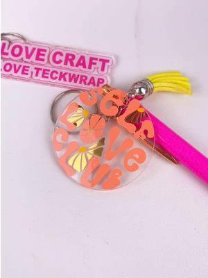 Make a V day keychain with me💖🎀 Material -TeckWrap 001G Salmon Pink -Bubble Free Mirror Chrome Gold -TeckWrap 001E Glossy Sunflower -Black Grid Transfer Tape -Dopamine Weeding Pen Rose Pink -Round Acrylic Keychain Shop on teckwrapcraft.com > Craft Blank #teckwrapcraft #teckwrapvinyl #craftvinyl #vinylcrafts #keychain #diygifts #diyproject #SmallBusiness #giftidea #craft #DIY #adhesivevinyl #fyp #foryoupag 