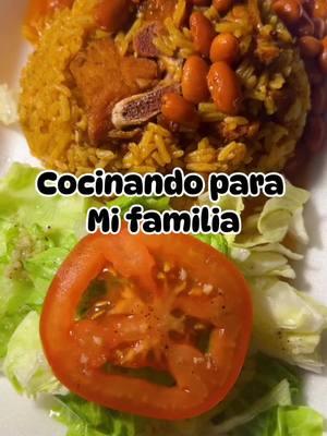 Locrio de chuleta ahumada con habichuela y ensalada verde 🥗#fyp #fypシ #paratiiiiiiiiiiiiiiiiiiiiiiiiiiiiiii #comida #cocina #locrio #habichuelas #ensalada #viralvideo #viraltiktok #picorojo💋 #picorojo👄💄 