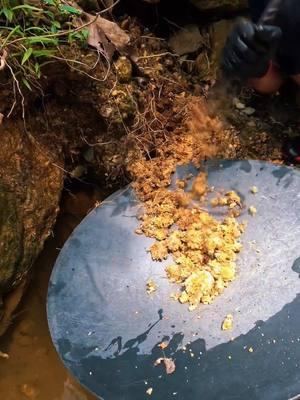 Crazy Hole..,😱😱,‼️we got $10.000 from this. amazing gold #golddiscovery #goldrush 