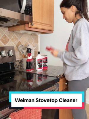 This stovetop cleaner works like a charm!!✨💙 #stovetop #stovetopcleaning #cleaningtiktok #CleanTok #cleanwithme #cleaninghacks 