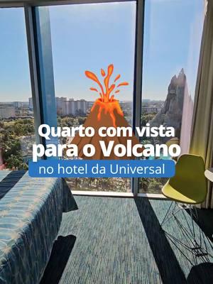 🌋 OLHA ESSE QUARTO COM VISTA PARA O VOLCANO BAY NA UNIVERSAL Esse hotel é o Cabana Bay, que tem duas torres ao lado do Volcano Bay, o parque aquático da Universal, e com quartos com vista para o vulcão. 🔥 Além disso, esse hotel oferece uma entrada exclusiva para os hóspedes e ainda garante entrada antecipada, permitindo curtir as principais atrações vazias.🌊 Sem contar que o hotel é lindo com uma temática retrô dos anos 50 e 60. Uma verdadeira viagem no tempo. 🕰️ É sem dúvida um dos hotéis mais interessantes da Universal. E se você também quer se hospedar nele com todos esses diferenciais e ainda pagar em 10x sem juros, nos chame que podemos te ajudar: +1 (904) 544-7970 #consultoriadeviagem #universalmoments #readyforuniversal #agentedeviagens #cabanabayresort #volcanobay 