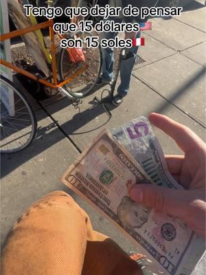 “Cuando recuerdas que $15 no son 15 soles… 💸😂 El cambio de mentalidad duele, pero hay que adaptarse. ¿Te pasa también? 🤔 #vidaenelextranjero #cambiodemoneda #realidadesdiferentes #humor #migranteslatinos🇺🇲🇺🇲 #migrantes_latinos 