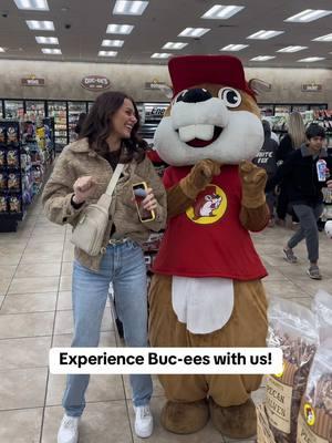 Got to take the out of towner’s to @Buc-ee’s ! ➡️ Comment your Bucee’s must haves!!  #bucees #visittexas #vacation #friends 