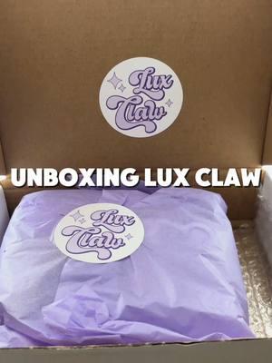 unboxing lux claw 📦💜 | so many cute claw clips and bags / this clip is called cranberry @LuxClaw LLC #clawclip #clawclips #clawcliphairstyles 