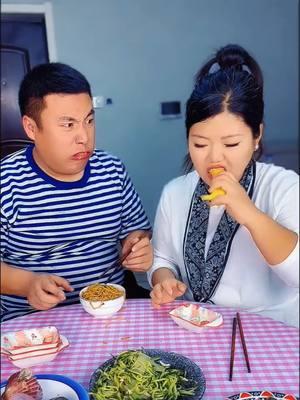 Dinner prank with husband #fyp #asmr #foodasmr #FoodLover #mukbangfoods #drinksound #mukbangvideo #diliciousfood #treanding 