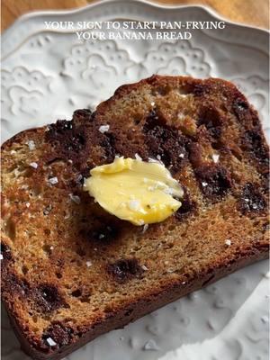 hands down the best way to eat it — there’s nothing like it when you’re sick 🫶🍌🍫 #bananabread #banana #baking #butter #bananabreadrecipe @From Our Place 