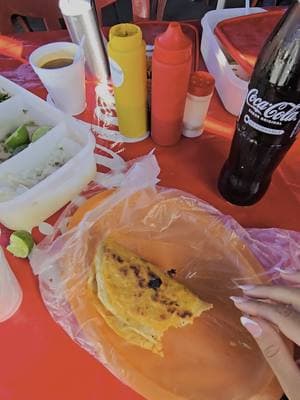 The coke for breakfast is the cherry on top.  #losmochissinaloa  #fypppppppppppppp #mexico  #tacoselchana 