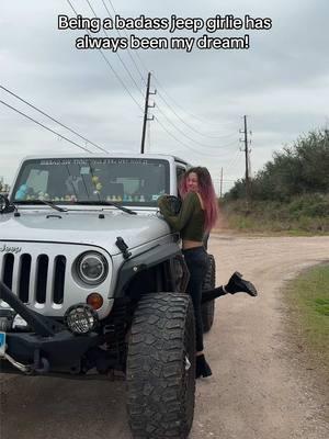 2025: the year of adventure ✌🏼 #Jeepgirl #jeeplife #jeepjk #wrangler #jeepwrangler #mallcrawler #jeepgirlsdoitbetter #adventure #houstonjeeps #jeepgirlslikeitdirty #2doorjeep #jeepbabe #jeep #jeepgirlgang #jeepgirlsrock 