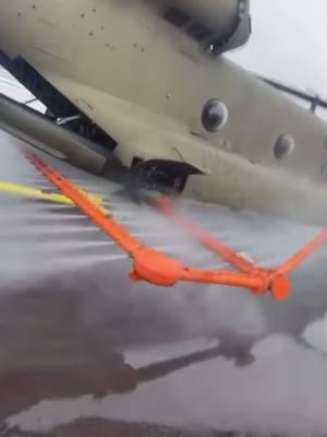 Brrr  🎥: CH-47 Hookers #justcrewitco #justcrewit #ch47 #ch47chinook #chinook #chinookhelicopter #helicopter #icy #icing #icyconditions 