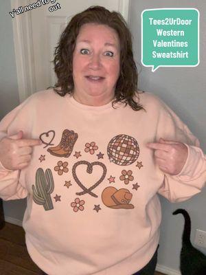 This #sweatshirt is so #cute #tees2urdoor #valentinesshirt #valentinessweatshirts #valentines #ValentinesDay #graphictees #graphictee 