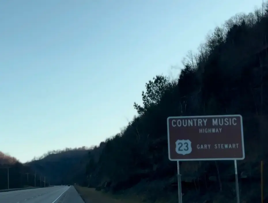 Country Music Highway 23  #morningcoffeecupquotes #brandyelaine #criksquad #606 #ky #304 #wv #garystewart #pattyloveless 