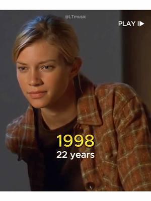 Amy Smart evolution #AmySmart #evolution #throughtheyears #actress #hollywood #thenandnow #chericherilady 