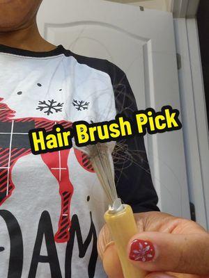 An easy way to keep your hair brush clean in 2025 #hairbrush #hairbrushingasmr #brushes #HairCareTips 