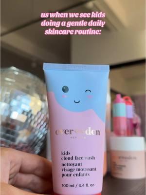 Wow look at her go! #kidsskincare #kidsskincareroutine #skincareforkids #skincarerecommendations #everedenskincare #skincareeducation #teenskincare #aestheticskincare #skincareera 