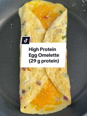 This was my high protein breakfast today. Half egg, half egg whites.  Egg Omelette 1 large egg 1/2 cup egg whites 1 tbsp red onion 2 tbsp each spinach and bell pepper 1/3 cup cheddar Salt  #highprotein #macrofriendly #highproteinbreakfast #highproteinbreakfastideas 