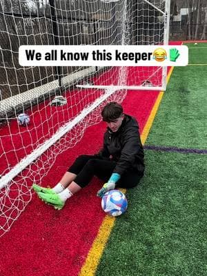 I swear we all know a goalkeeper like this🤣🧤 @T1TAN #goalkeeper #gk #keeper #goalie #433 #futebol #Soccer #goalkeepers #footballtiktok #soccertiktok #foryoupage #fyp #footy #futbol #goalkeeping 