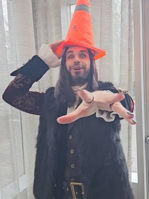 I'M A WIZAAAARD 🧙‍♂️ #whatwedointheshadows #nandortherelentless #nandorcosplay #cosplay #wizard #vampire 