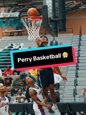 Arizona Basketball runs through Perry. 😤 @NBA Future Starts Now #hoophallwest #nbafuturestartsnow #perryhighschool #koapeat #gilbert #basketball 