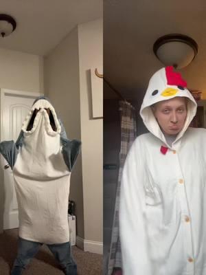 #duet with @ⓁⒾⓃⒹⓈⒺⓎⓈ ⓁⓄⓄⓃⒺⓎ ⒷⒾⓃ🌻😜 having fun in a onesie and it was hard to breathe in that thing lol #chickendance #chicken #shark #foryoupage #fyp #roadto10k #roadto10kfollowers❤️ #georgiabound #family #lovewins #bekind #makingmemories #lbf 