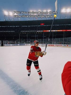 Stick toss🤝🏻spin move #workinginsports #NHL #chicago #sportsvideography #connorbedard #bedard #blackhawks #chicagoblackhawks #unitedcenter 