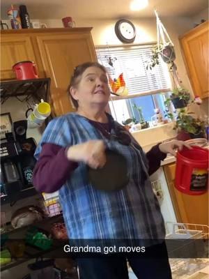 My grandma can dance 😎#grandma #grandmadance #grandmasoftiktok #dance #grandmagonewild #fypシ 