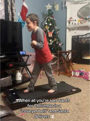 #christmas #holiday #santa #makingmagic #gift #present #MomsofTikTok #treadmill #walkingpad #conveyerbelt 