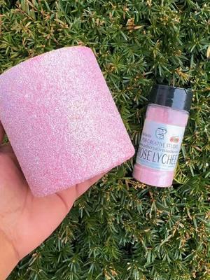 I always forget how much I love this glitter! The perfect pink for Valentine’s Day! #alphaomegacreationsbc #pdbcreativestudio #crystalactumbler #glittertumblers 