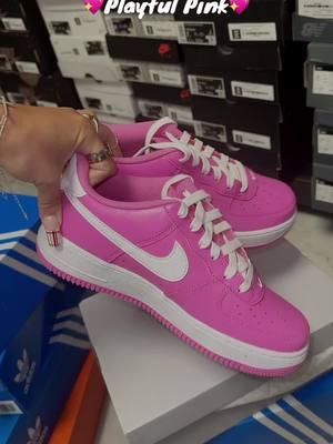 The perfect shade of pink ;) #nikeairforce1 #pinkshoes #shop 