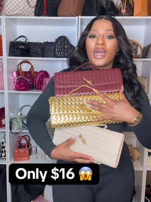 Yalll hurry and get these ! #viraltiktok #wovenbag #trendy #classystyle #classypurse #pursetok #pursecollection #pursetiktok #tiktokshopviral 