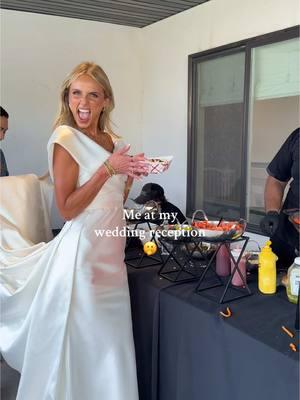 Get you a girl who can look like both eating a glizzy. @halleereidhead for the videos! @Costco Wholesale #married #hotdogs #weddingreception #costcohotdogs #costco 