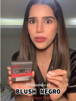 COMO LO HICIERON??!! @ColourPop Cosmetics 😩🖤 Ig: Machesworldd #blush #review #strangerthings #makeup #maquillaje #rubor #probandomaquillaje  #makeupreview #colourpop 